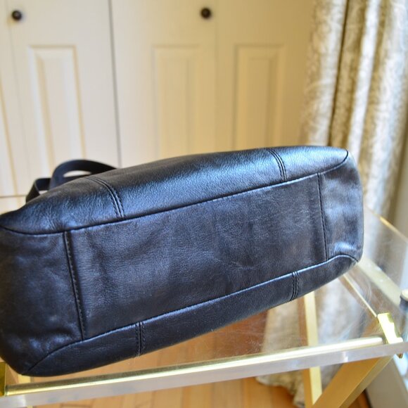 Coach black leather handbag with gold grommets - Picture 8 of 16